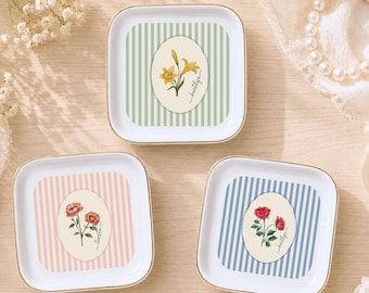 Personalized Birth Flower Jewelry Dish, Custom Watercolor Ring Dish, Bridesmaid Gift, Birthday Gift for Friend, Floral Trinket Tray