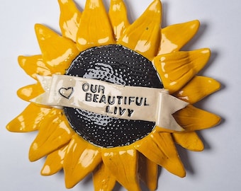 Placa de girasol de cerámica personalizada / Homenaje conmemorativo / perfecto para adornar tumbas, placas conmemorativas y lápidas / Flores artificiales