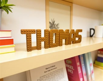 Kundenspezifisches Ziegelstein-Namensschild: 3D gedruckte Buchstaben, Kinderzimmerdekor