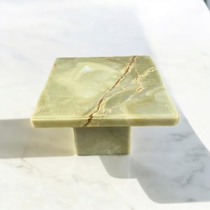 Matcha-Schüssel Echter Onyx-Kaffee- & Beistelltisch, Onyx-Nachttisch, Ecktisch, Onyx-Sockel, Niedriger Tisch, Akzenttisch, Cocktailtisch, Esstisch