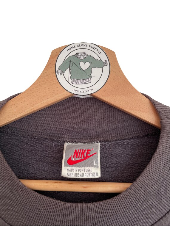 Nike Vintage Sweater Gr. L - XL Sweatshirt Pullover 90er 90s grau anthrazit Nike Logo Print Baverton Oregon Stickerei Ultra Rare View 2