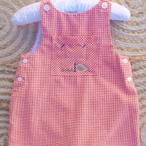 Collegiate Baby Onesie – Gingham Personalized Bodysuit – Game Day Outfit –University Game Day Onesie – Embroidered College Baby Clothes