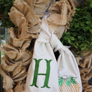 Personalisierte Herbstkranz Schärpe | Monogrammierte Kürbis-Kranz-Fliege | Herbst-Haustür-Dekor | Erntedank-Kranz Akzent