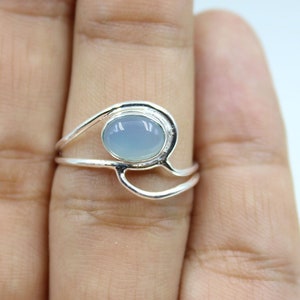 Aqua Chalcedony 925 Sterling Silver Ring: Oval Gemstone