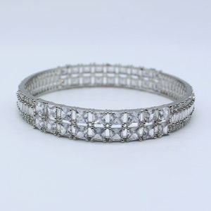 Zirkonia-Armband, versilberter Edelstein-Brautarmband, Hochzeits-Armreif, Cubic Zirkonia-Schmuck, handgefertigter Schmuck Geschenk