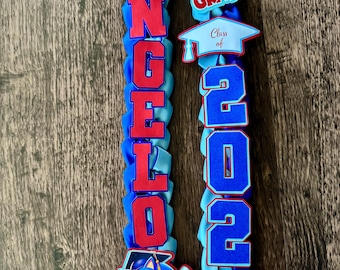 Colar de formatura com fita trançada e detalhes personalizados.