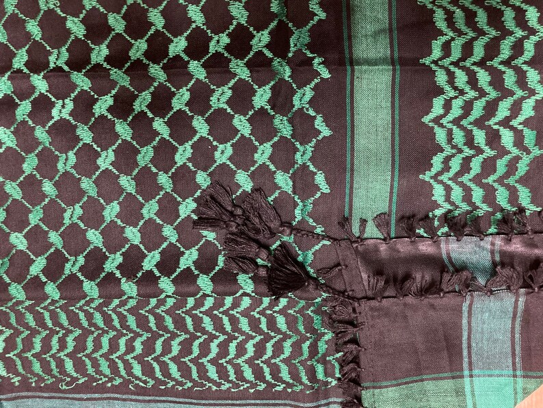 Keffiyeh Palestine Scarf, Cotton Arafat Hatta Arab Style Headscarf for Men and Women, Free Palestine, Traditional Shemagh with Tassels Green - Black Edges