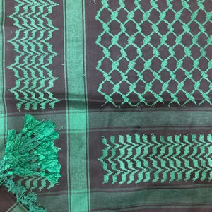 Keffiyeh Palestine Scarf, Cotton Arafat Hatta Arab Style Headscarf for Men and Women, Free Palestine, Traditional Shemagh with Tassels Green - Green Edges