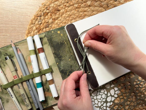 Handmade Botanical Sketchbook: Refillable Travel Journal, Blank Art Diary, 200gsm Paper