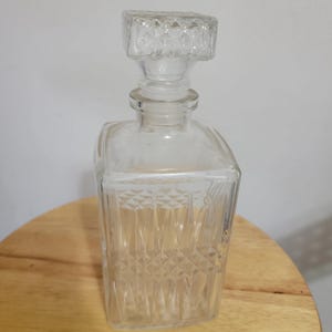 Vintage crystal whiskey Decanter  9&quot; bourbon whiskey glass
