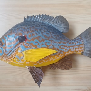 1977年製 金属製魚彫刻 1977年製 金属製魚彫刻 - メルカリ