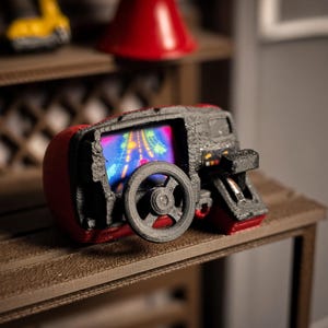 1:12 Nostalgia Miniature Arcade Driving Game Simulator Console, Tiny Racing Game Steering Wheel, Dollhouse Game Diorama (Physical Product)