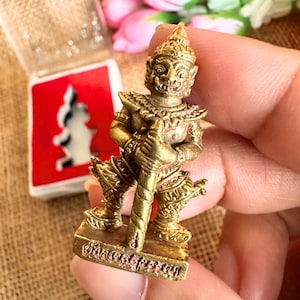 Amuleto tailandés Thao Wessuwan Asura Deva Rey rico Señor de todos los tesoros colgante Yak bendecido con Rahu amuleto riqueza éxito rico amuleto de la suerte