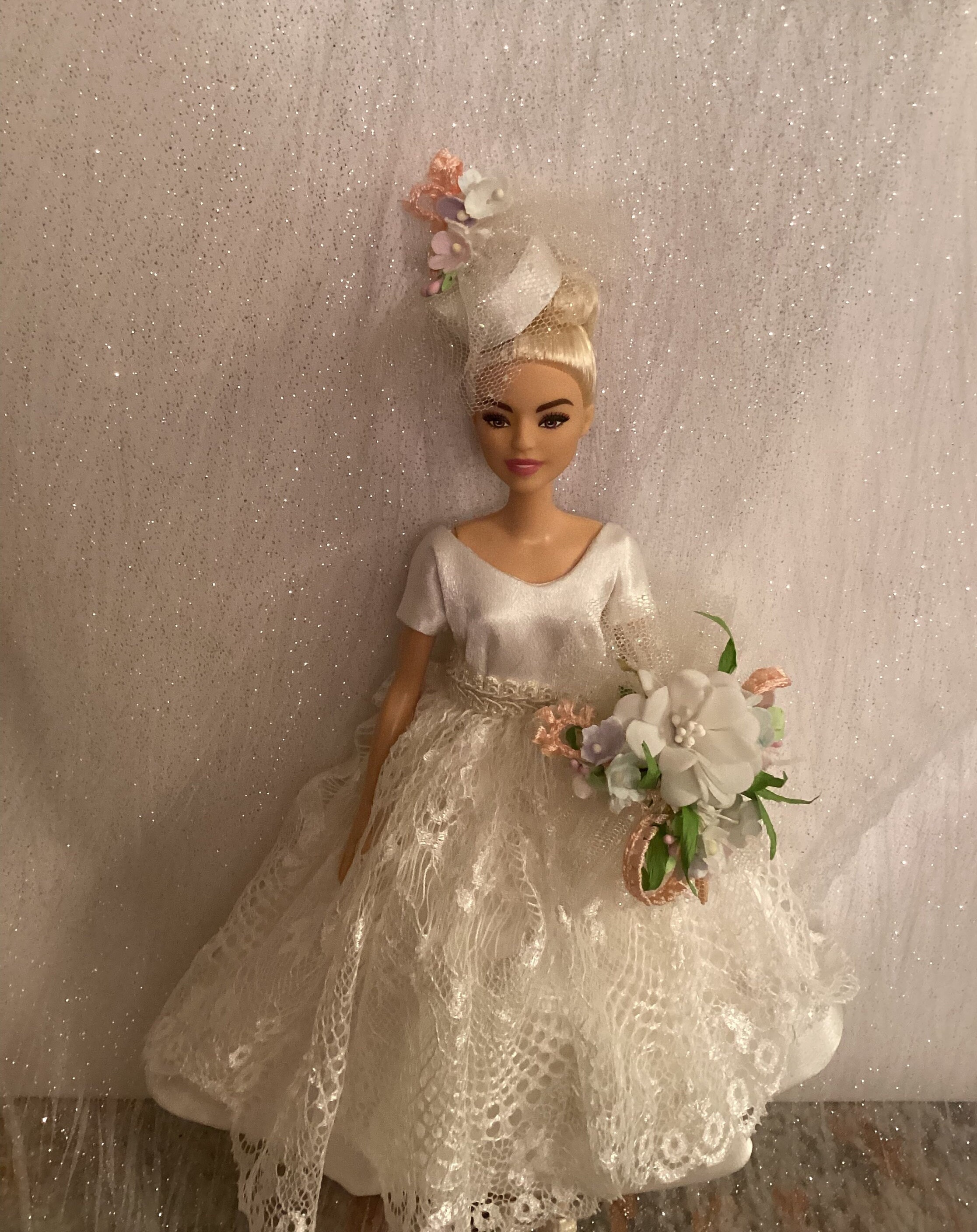 Barbie Collector White/Cream Satin & Lace 4 Pc Wedding Dress & Veil Mattel  💍