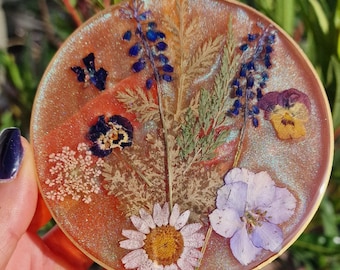 Epoxy resin coaster set with real flowers and gold rim - Resin Coaster, Handmade, Natural Decoration, Gift Idea, Color Changing Effect
