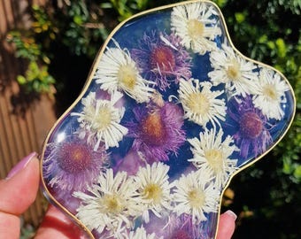 Flower jewelry tray resin – Handmade tray with real dried flowers, golden edge, dark resin unique