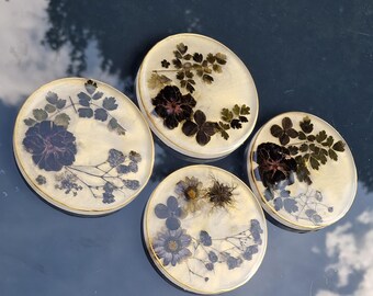 Epoxy resin coaster set with real flowers - Pure Ghost Gold, Handmade resin coasters, Resin Coaster Set Gold Natural