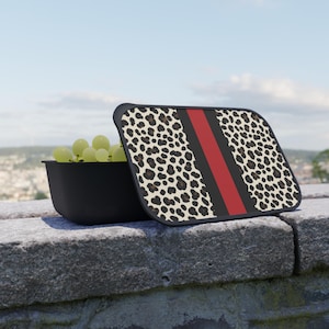 Caja bento con estampado de leopardo y rayas rojas: lonchera, contenedor de comida, estilo japonés, ecológica, regalo para ella, regreso a clases.