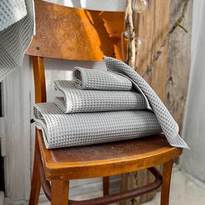 Silver Gray Waffle Kitchen Tea Towels, Waffle Weave Towel, Soft Towels For Gym, Bath Towel With Loop, Organic Cotton Hand Towels, Spa Towels