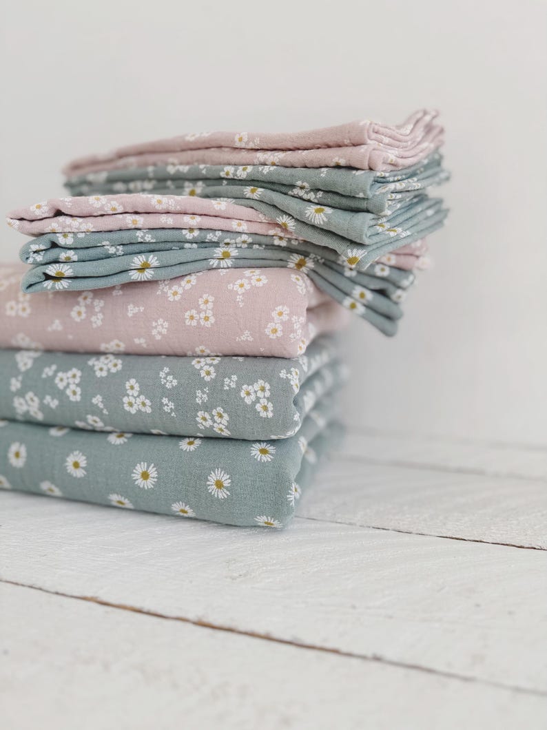 Double gauze muslin cotton fabric with design with flowers for baby toddlers dress table napkins rompers per meter cut 10 meters sewing eco friendly for summer breathable mix and match made to order pillow covers blankets weddings Christmas Easter