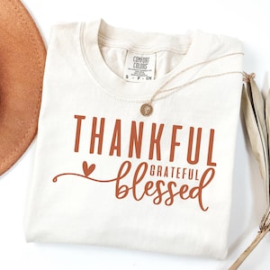 „Dankbar, gesegnet“-Shirt, T-Shirt mit Thanksgiving-Motiv, schlichtes Herbst-T-Shirt, Herbstgeschenk, Comfort Colors-T-Shirt