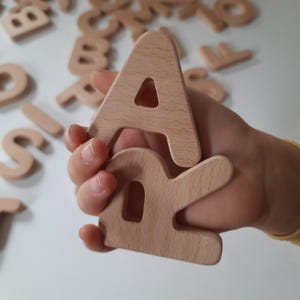 Conjunto de ímãs de letras do alfabeto - Brinquedo de madeira Montessori para presente para crianças - 26 peças
