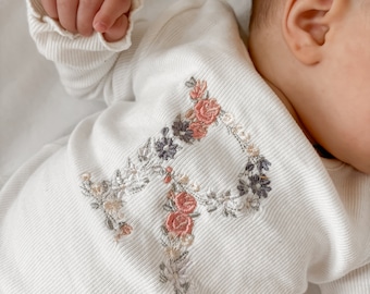 Childrens | Embroidered floral initial lounge set - white