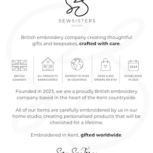 Op de afbeelding: Een witte informatieve afbeelding voor SewSisters, opgericht in 2023. Het bevat een logo, tekst over een Brits borduurbedrijf en vijf iconen die een Brits bedrijf, geborduurde producten, wereldwijde verzending, Etsy-bestellingen en 2023 vertegenwoordigen.