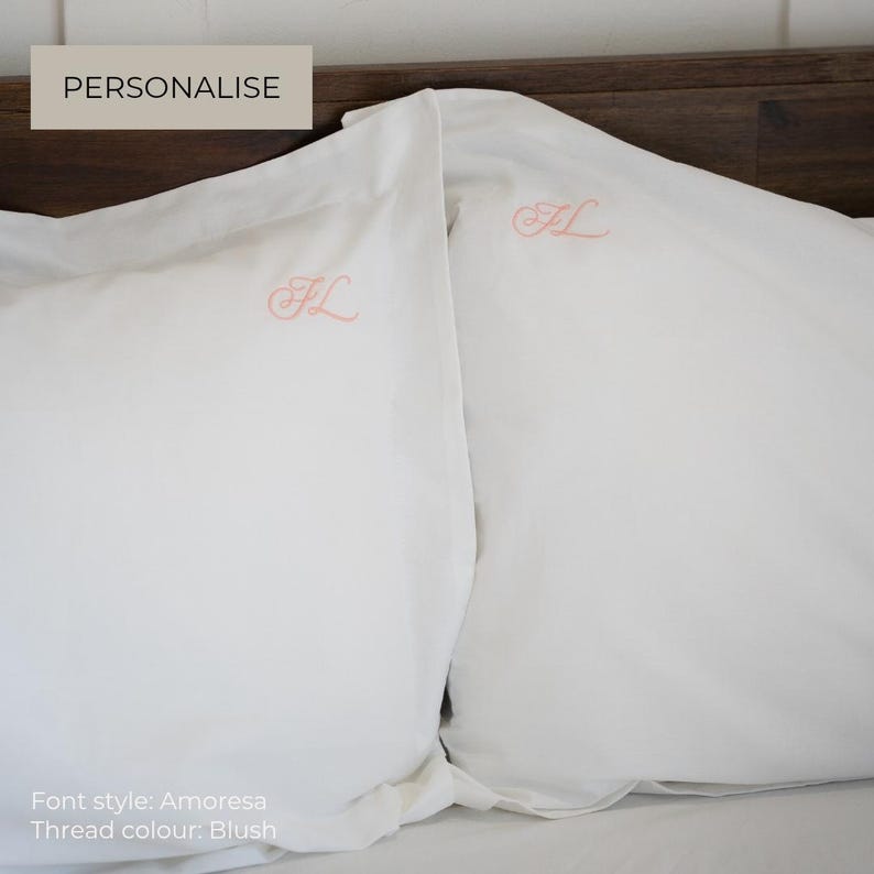 De klassieke kussensloop met monogram - Amoresa afbeelding 2