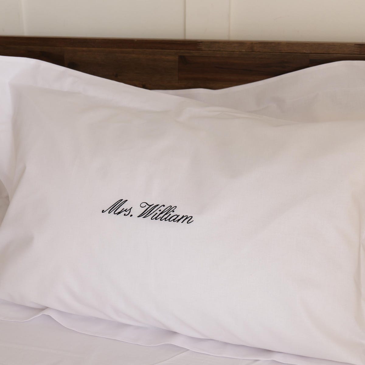 Embroidered Oxford Pillowcase