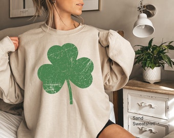 Retro Vibes Lucky Clover Leaf Sweatshirt, St Patrick's Day Hoodie, Lucky Irısh Spirit Shirt, Vintage Shamrock Sweater, Gift for Sister, N798