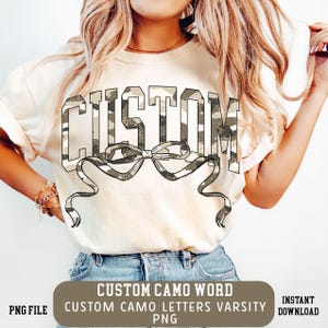 Palabra de camuflaje personalizada Png, camuflaje antiguo universitario, caza, otoño, texto preppy, coqueta, pedido personalizado, mascota de fútbol femenina, texto moderno, nombre del equipo escolar