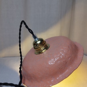 suspension, en plafonnier ou en baladeuse, forme chapeau, vieux rose effet granulé MM baladeuse noir 2m