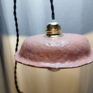 suspension, en plafonnier ou en baladeuse, forme chapeau, vieux rose effet granulé MM image 7