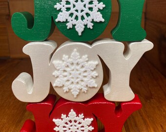 Decoración navideña hecha a mano: Bandeja de madera con estantes escalonados