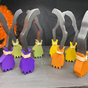 Wooden Witch&#39;s Broom, Halloween Tiered Tray Decor, Shelf Sitter Halloween Decor, Wicked Witch Broom, Halloween Gifts, Broomstick Decor