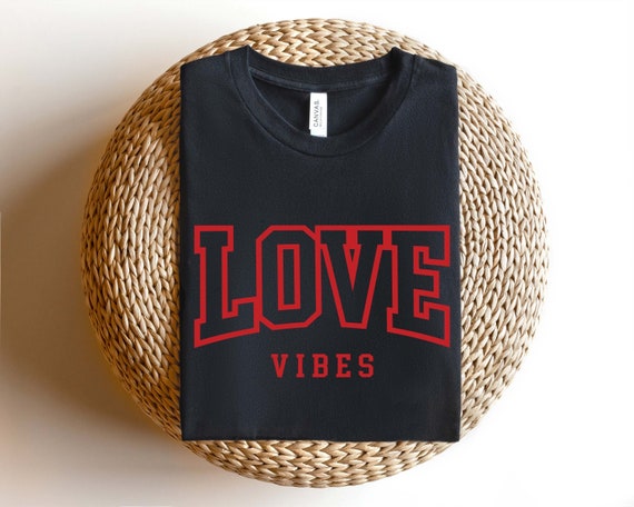 Love Sweatshirt, Love Valentines Sweatshirt, Retro Love Sweatshirt, Valentine's Day Sweatshirt, Valentines Day Gift Hoodie, Valentine Hoodie
