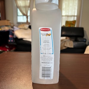 Contenedor de líquidos Rubbermaid Servin’Saver Plus de 2 cuartos, año 2004. A prueba de fugas, en buen estado.