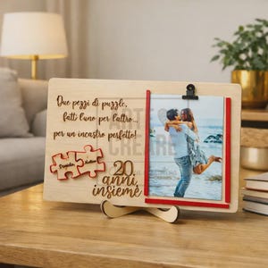 Zweiteiliger Puzzle-Rahmen • Personalisierter Bilderrahmen für Paare • Geschenkidee zum Jahrestag oder Valentinstag