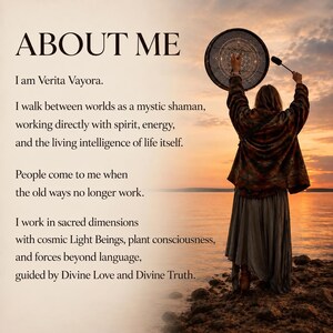 K&ouml;nnte beinhalten: Eine Person steht bei Sonnenuntergang am Wasser und h&auml;lt eine kreisf&ouml;rmige Trommel mit komplexen geometrischen Mustern sowie einen Schl&auml;gel. Der Text lautet: ABOUT ME, I am Verita Vayora. I walk between worlds as a mystic shaman.
