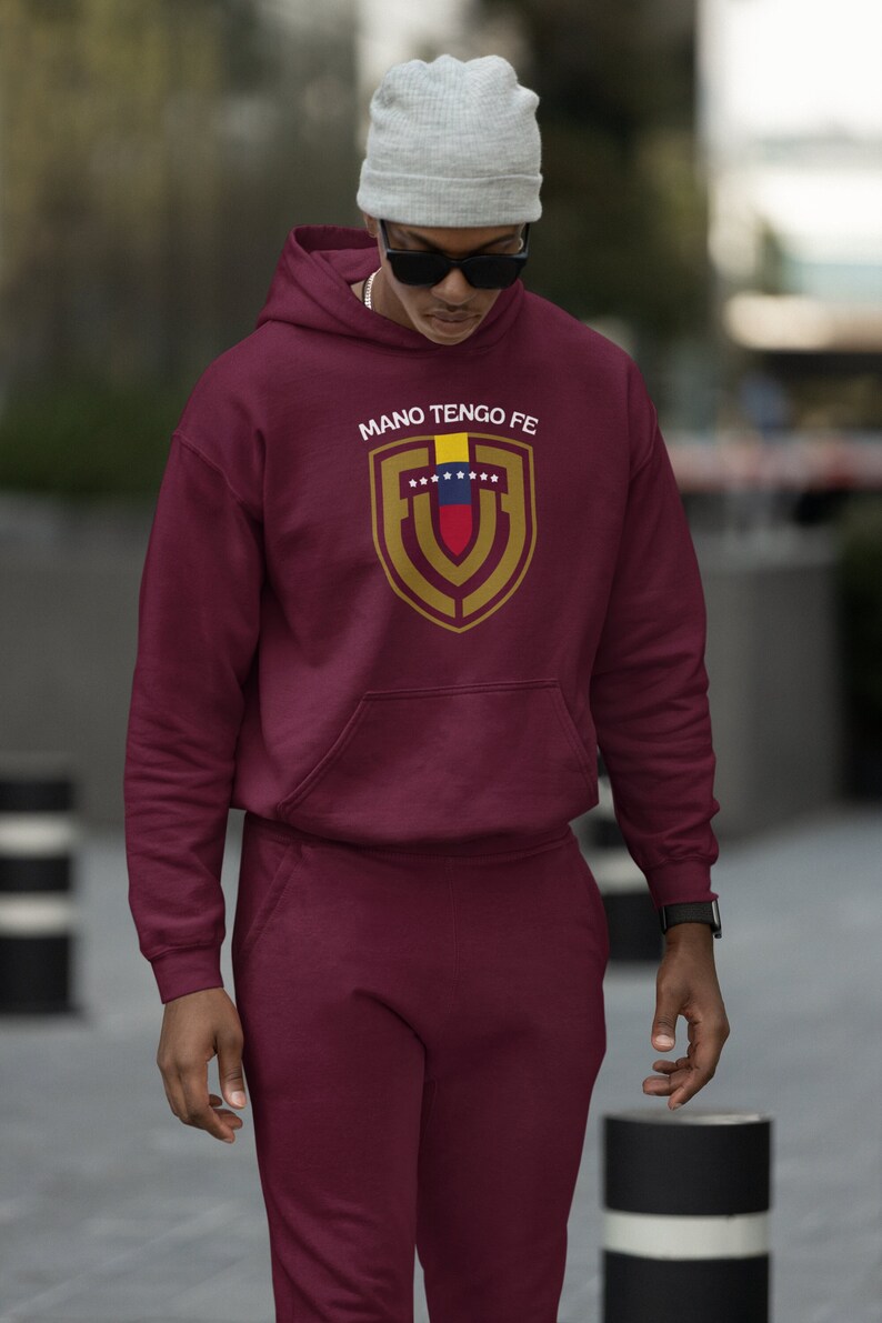 mano-tengo-fe-venezuela-soccer-team-hoodie-la-vinotinto-logo-worldcup