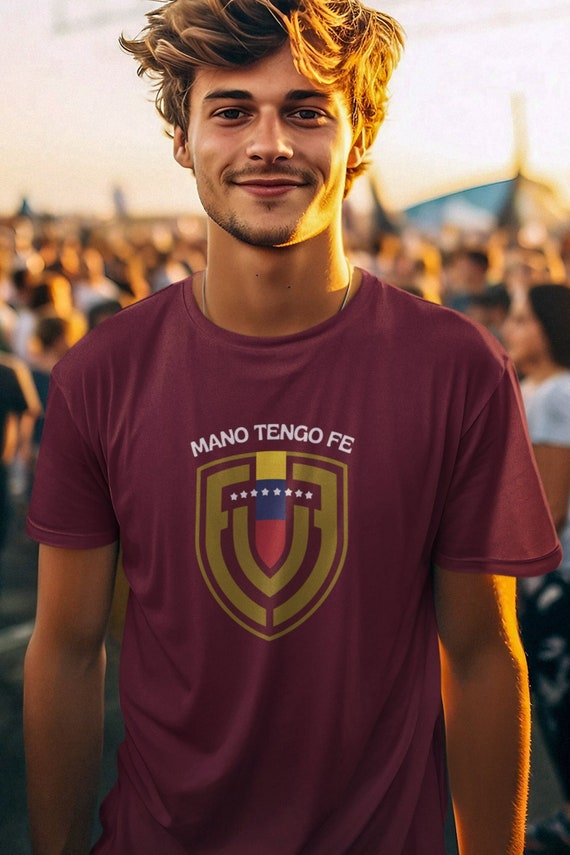 Camiseta Venezuela Soccer Mano Tengo Fe Logotipo de La Vinotinto Mundial de Futbol Seleccion Nacional de Futbol de Venezuela Camisa mano tengo fe. Fifa. Etsy Espana