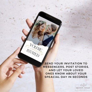 Puede incluir: La pantalla de un tel&eacute;fono inteligente muestra una invitaci&oacute;n de boda con una foto de una pareja y el texto "YOU'RE Cordially INVITED". El texto debajo de la invitaci&oacute;n dice "SEND YOUR INVITATION TO MESSENGERS, POST STORIES, AND LET YOUR LOVED ONES KNOW ABOUT YOUR SPECIAL DAY IN SECONDS".