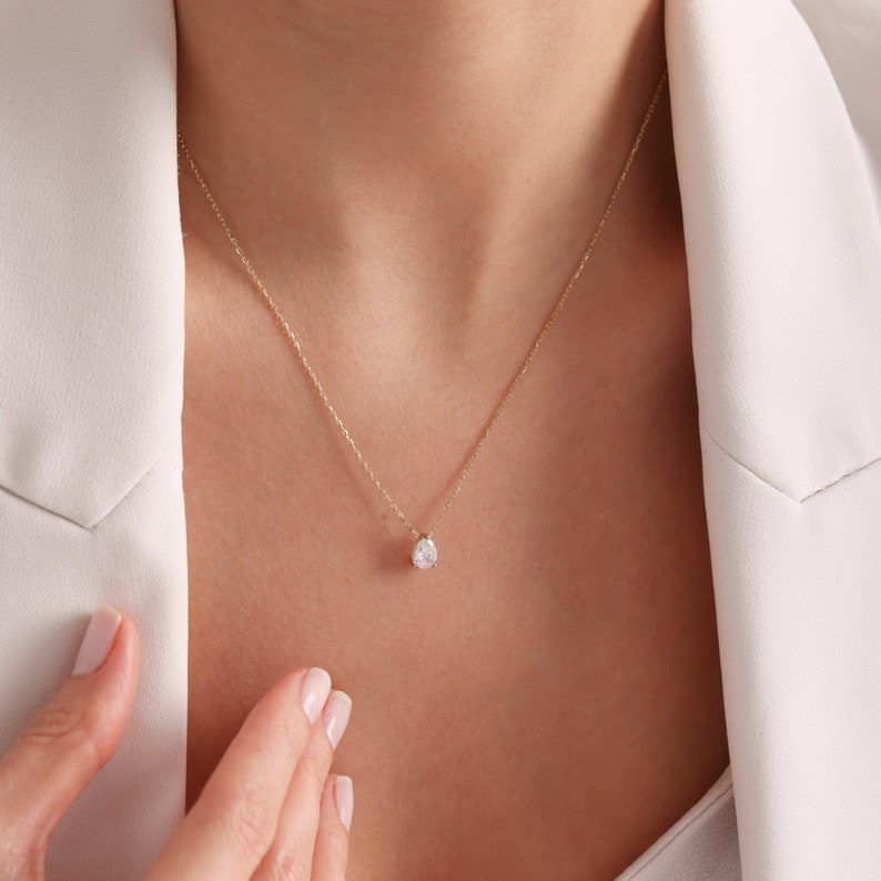 Collier diamant en forme de larme, collier diamant poire, cadeaux pour maman, bijoux minimalistes, cadeau fête des mères, collier goutte d'eau, cadeau parfait pour elle image 8