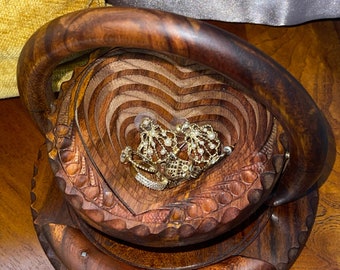 Handcrafted Mahogany Wood Foldable Bowl with Handle Heart Shaped Design - Unique and Functional Wooden Artistry Gift