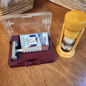 Vintage Gillette Shaving Kit Red Tip Super Speed Double Edge Safety Razor Ever Ready Bakelite Brush 1950s
