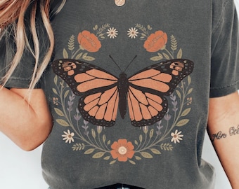 Camiseta de mariposas para mujer, camiseta de mariposa monarca, camiseta botánica floral, camiseta cottagecore de naturaleza, estampado de flores silvestres, regalo para ella