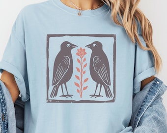Camiseta Cottagecore con estampado de pájaros, camiseta de arte popular con estampado de pájaros, camiseta folclórica escandinava, camiseta de estilo vintage con estampado de naturaleza, estampado botánico de pájaros, camiseta Comfort Colors