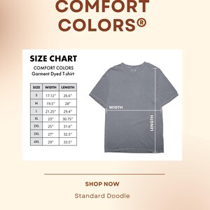 Puede incluir: Una camiseta gris Comfort Colors te&ntilde;ida en prenda con una tabla de tallas. La tabla enumera las tallas S a 4XL, con medidas de ancho y largo en pulgadas. El texto "COMFORT COLORS" est&aacute; en la parte superior.