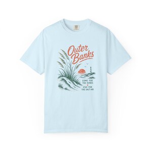 Camiseta de Outer Banks, camiseta de vacaciones de OBX, camiseta del faro de Cape Hatteras, camiseta de playa de Coastal Dunes, camiseta de viaje de Salt Air, costa de Carolina del Norte Chambray